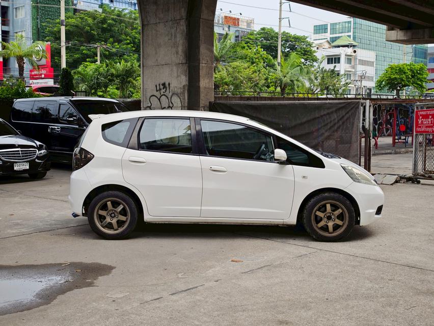 ขายรถ Honda Jazz 1.5SV ปี 2008 สีขาว เกียร์ออโต้ 8