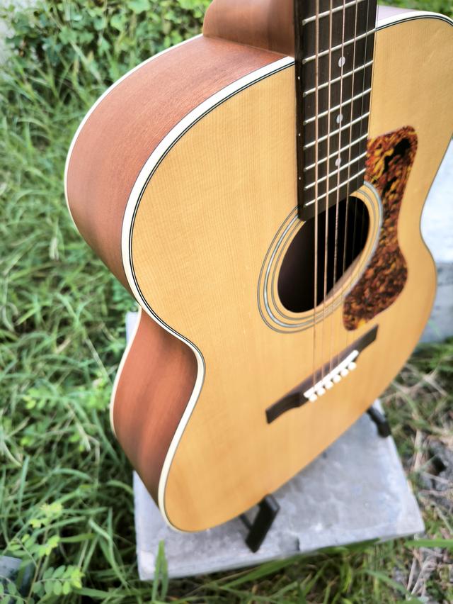 Guild OM-240E กีตาร์โปร่งไฟฟ้า รูปที่ 2