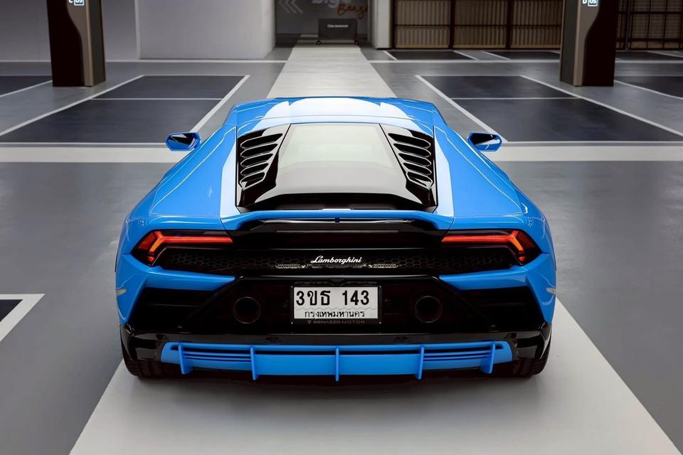 ขาย Lamborghini Huracán EVO AWD สีฟ้าพิเศษ