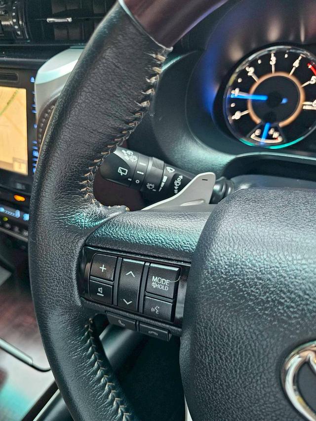 TOYOTA FORTUNER 2.4 V ปี 18 AT 18