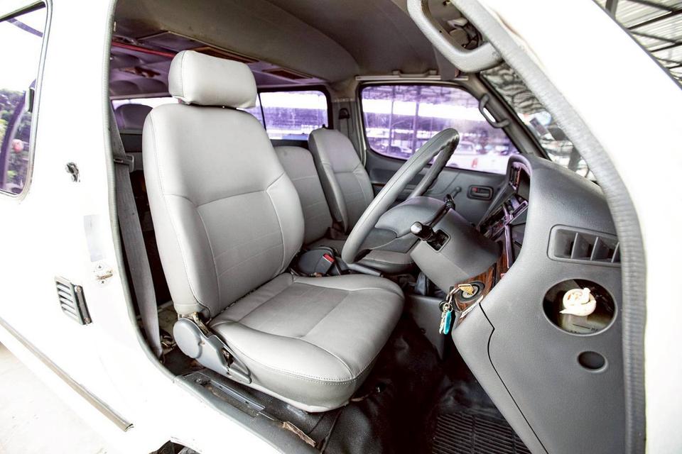 Toyota Hiace 2.4 ดีเซล MT ปี 1994 สีขาว 11