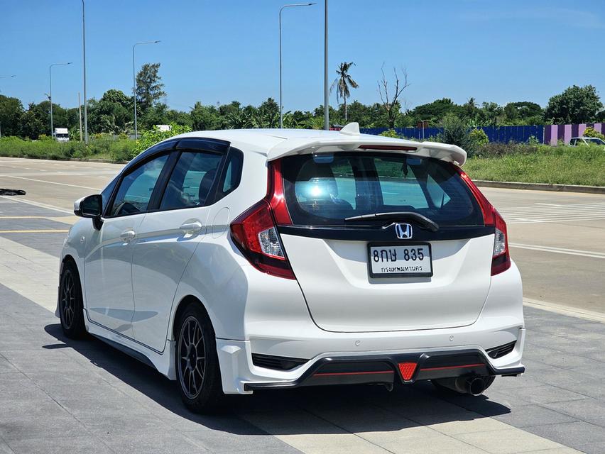 HONDA JAZZ 1.5 AT GK ปี 2019 สีขาว  2