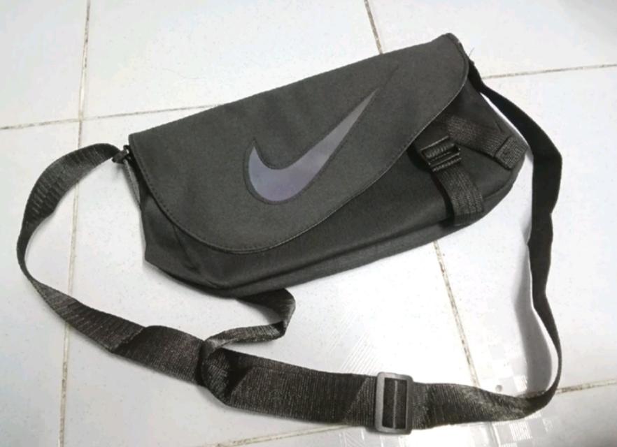 กระเป๋าสะพาย แฟชั่น Nike  2