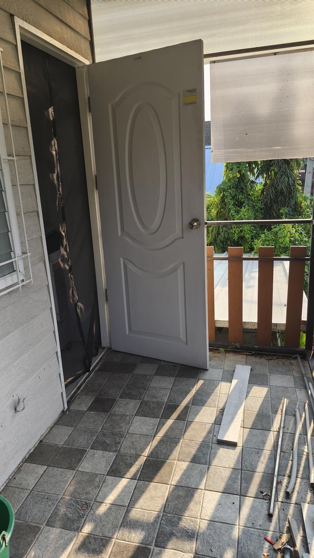 ด่วน....ถูก และ ดี รามอินทรา34 -ติดทางด่วน ขายที่ดิน42 ตรว แถมบ้าน !!!2 ชั้น 3น. 3 น 3 แอร์ 3จอดรถ /2.99 ลบ. 9