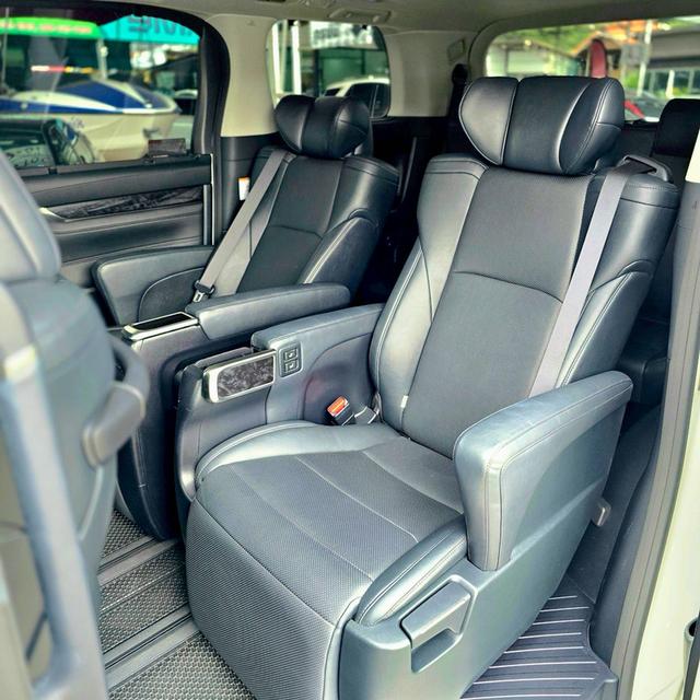 รหัสรถ BAC7322 🔥 รถตู้สุดหรูสาย VIP มาแล้ว! Toyota Vellfire 2.5 Z G Edition ปี 2018 สีขาว สภาพป้ายแดง! 🔥 17