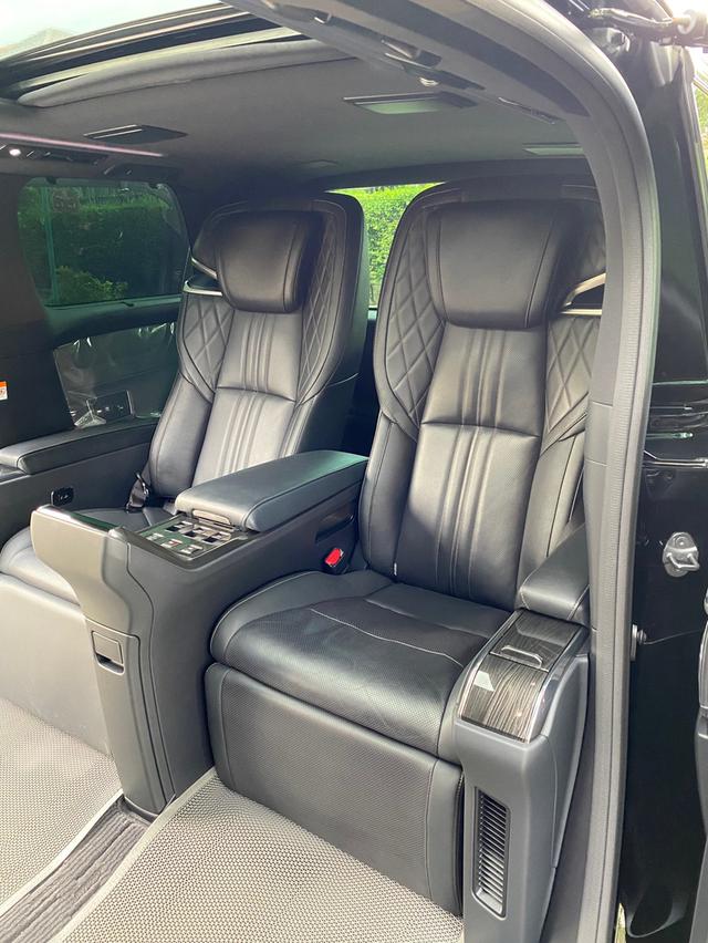 ขาย รถตู้ Lexus LM300H รถบ้านมือเดียว ไมล์น้อย 12