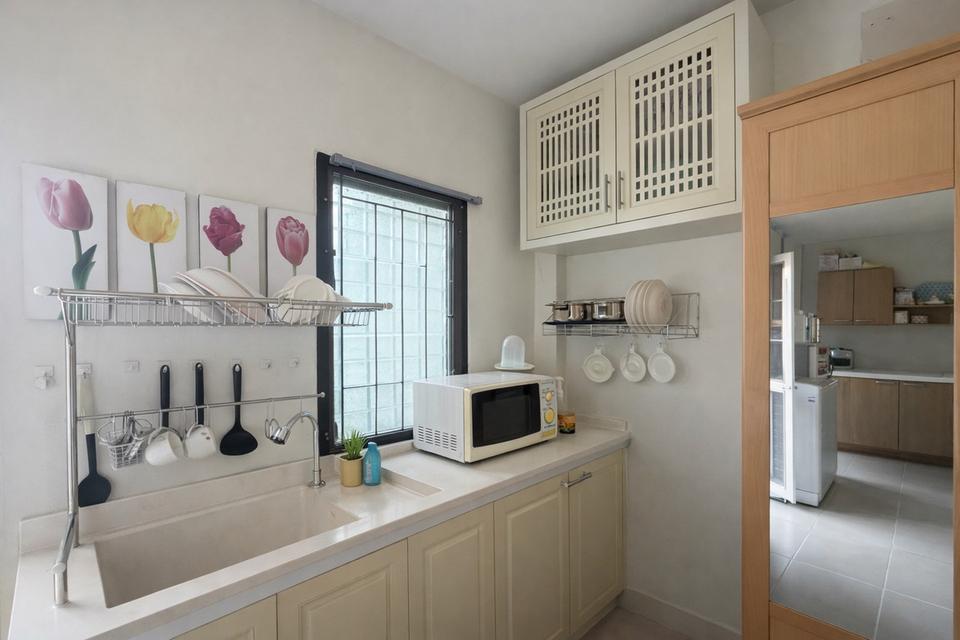 หมู่บ้านไอดีไซน์ ลำลูกกา คลอง 3 ถนนลำลูกกา ตำบลลาดสวาย อำเภอลำลูกกา จังหวัดปทุมธานี 10