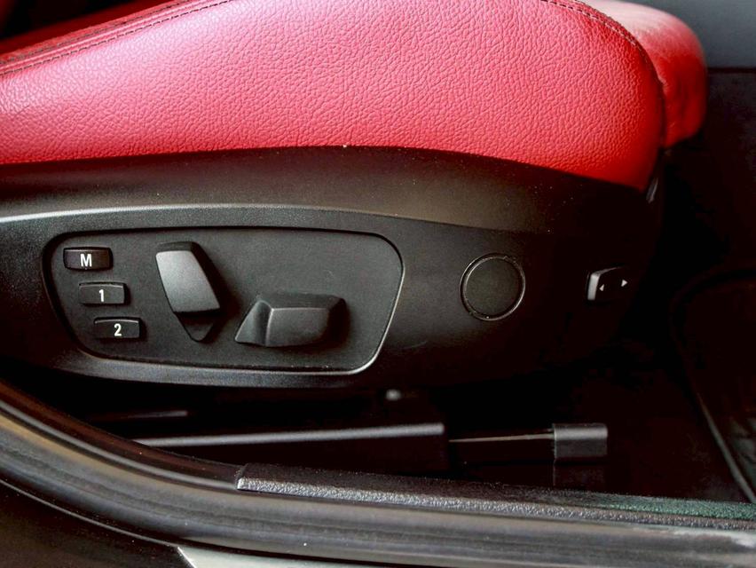 BMW X1 Sdriver 1.8i Sport ปี 2015 โฉม ปี 09-16 เครื่อง เบนซิน รถบ้านเดิม รถสภาพเดิมๆ ไมล์ 216,104 km. รูปที่ 12