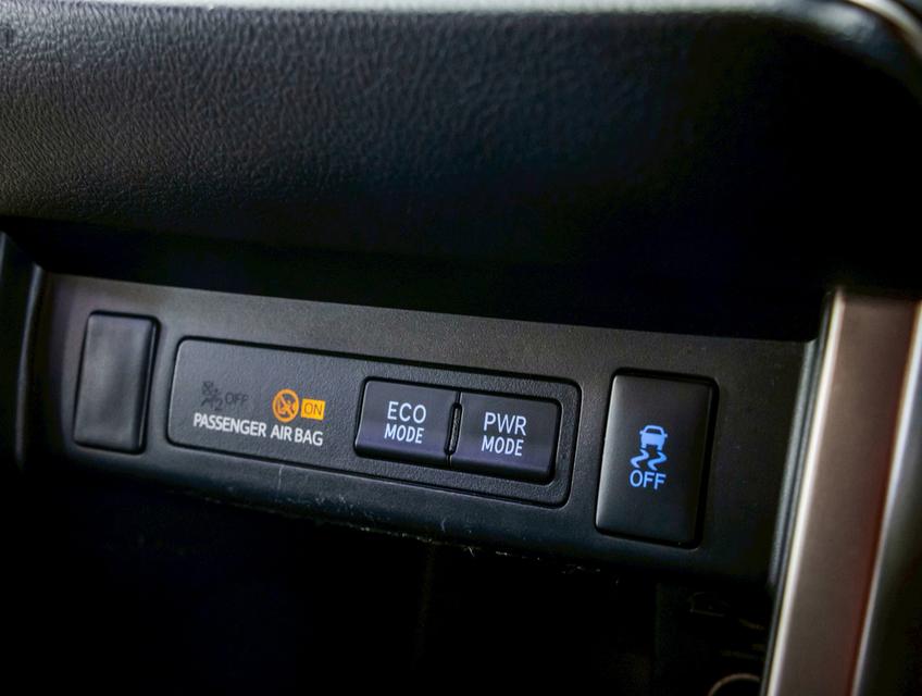 TOYOTA INNOVA 2.8 CRYSTA PREMIUM ปี 2022 12