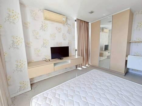 Landmark Residence Condo  12