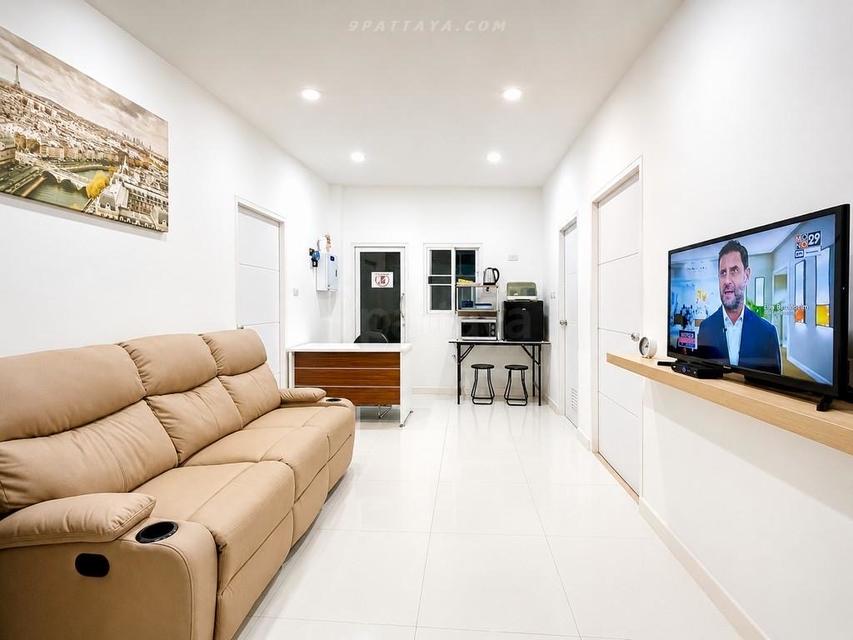 For Sale — Large Pool Villa Compound, Huai Yai PattayaSpacious pool villa compound for sale in Huai Yai, Pattaya, three houses on a land plot. 4