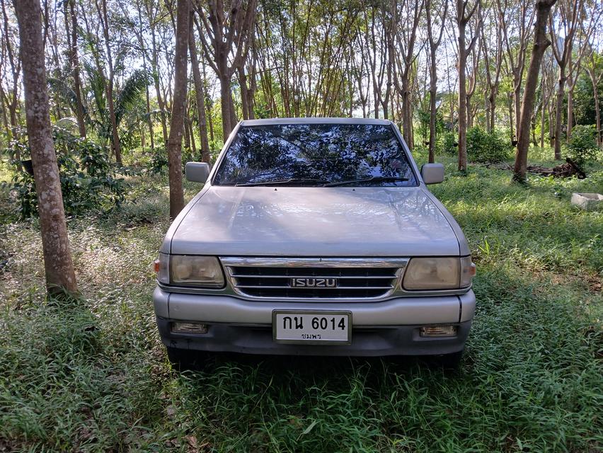 ขาย Isuzu TFR 4 ประตู สีเทา ปี 96 เจ้าของเองครับ