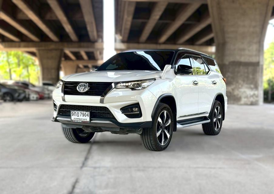 2018 Toyota Fortuner 2.8 TRD black top 4WD ฟรีดาวน์ รถสวยพร้อมใช้