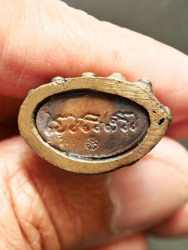 พระกริ่งใหญ่ ตอกโค๊ตยันต์ และดอกจัน....เก่า เดิมๆ 10