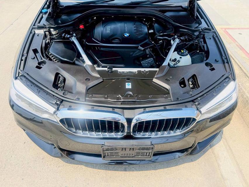 2019 BMW 520d M-Sport ( G30 ) รูปที่ 16