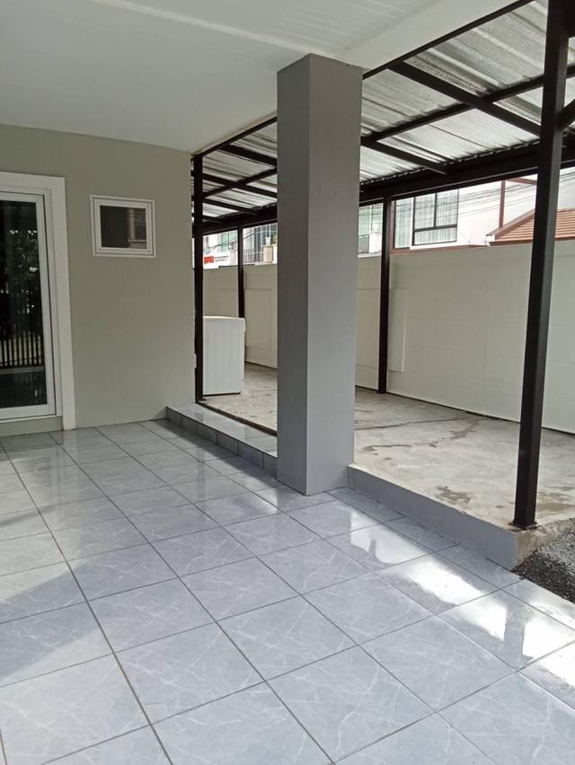 ขาย:บ้านทาวน์เฮ้าส์ หน้ากว้าง 6.5 เมตร ,สูง 3 ชั้น หมู่บ้านนีโอ คลาสสิค โฮม (Neo Classic Home ) ถนนรามอินทรา 13