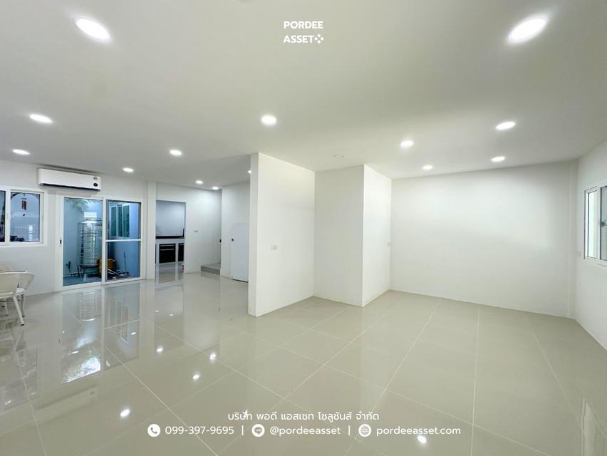หมู่บ้านประชากรไทย ลาดพร้าว 93 รีโนเวทใหม่ทั้งหลัง ต่อเติมเต็มพื้นที่ จอดรถ 2 คัน ใกล้ MRT มหาดไทย : Prachakornthai Village Ladprao 93 3