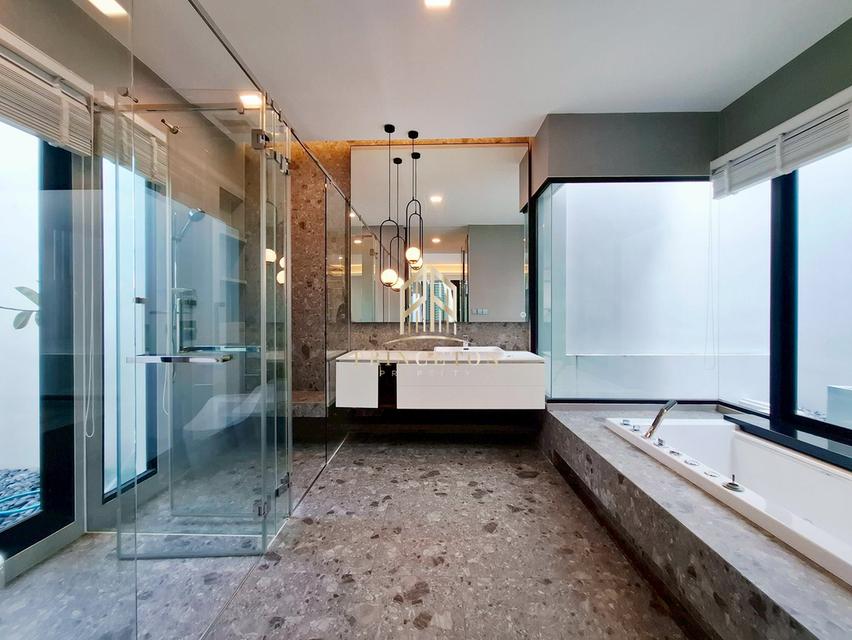 ให้เช่าบ้านหรู นันทวัน พระราม 9 - ศรีนครินทร์ ถนนกรุงเทพกรีฑา ติดโรงเรียน นานาชาติ Wellington 17