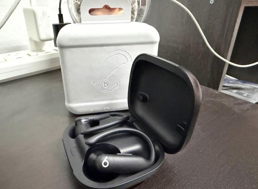 powerbeats pro 2 Secondhand, lightly used. āļĢāļđāļāļĒāđāļāļĒāļāļĩāđ 3