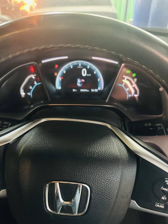 ขายด่วน!! Honda Civic 1.5 TURBO ไมล์ 37,000 กม.. 6