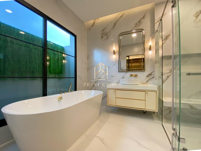 Luxury House For Sale or Rent Nantawan Rama 9 New Krungthep Kreetha 16