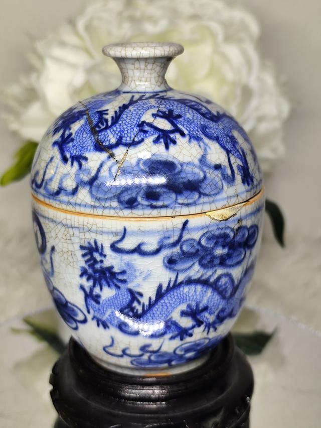 โถฝาปิดกังใสเขียนครามลายมังกรท่องเล่นแก้วคู่ สูง12cm. รวมฝา มีตราประทับ"ผลิตในรัชสมัยซุนจือแห่งราชวงศ์ชิง"