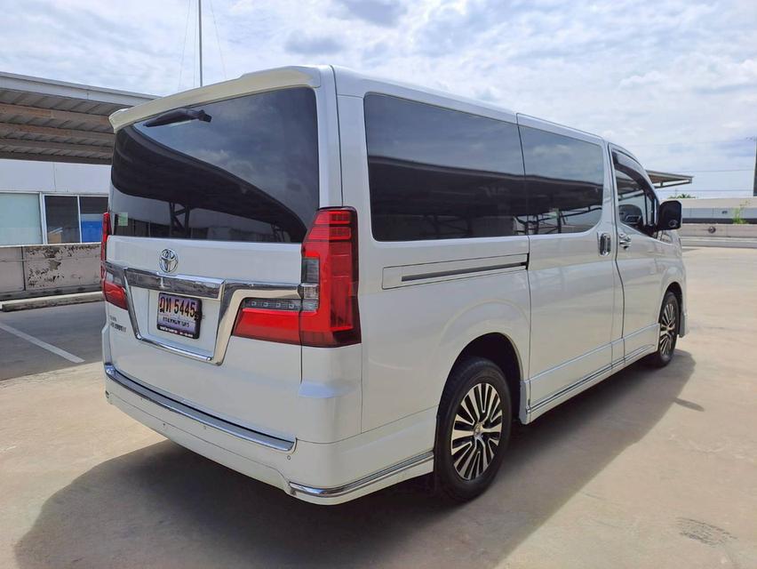 TOYOTA MAJESTY  2.8 PREMIUM ปี2020 สีขาว