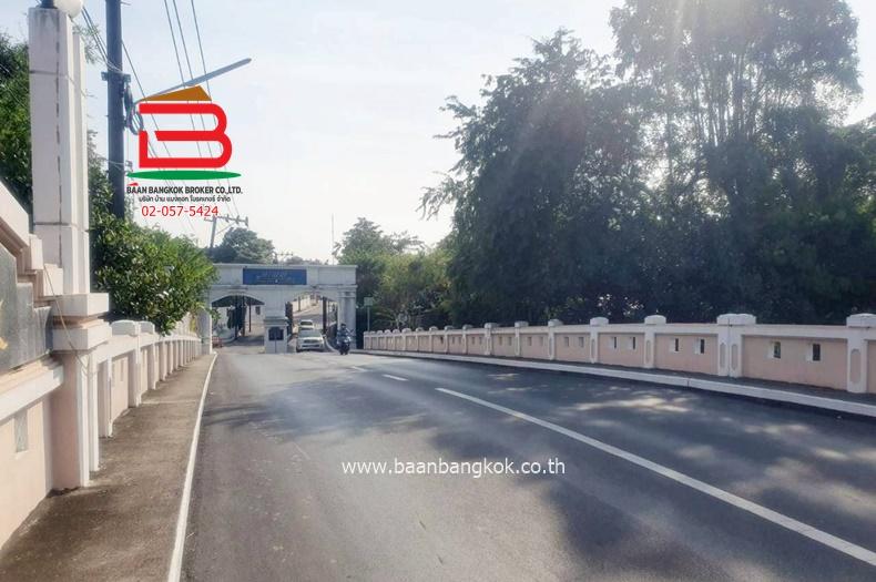 ที่ดินเปล่าในหมู่บ้านผกามาศ (St. Andrews International School ) เนื้อที่ 89.7 ตรว. แขวงสวนหลวง เขตสวนหลวง 8