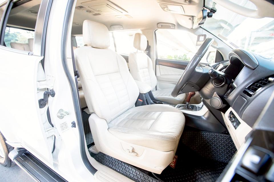 Isuzu Mu-X 1.9 DVD สีขาว ปี 2017 มือเดียวป้ายแดง 11