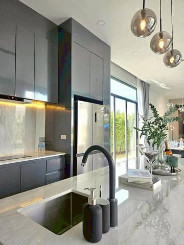 ขายพูลวิลล่าหรู โมเดิลลักซูรี่ 2 ชั้น สไตล์โมเดิร์น พร้อมสิ่งอำนวยความสะดวกครบครัน พัทยา ห้วยใหญ่ ชลบุรี 7