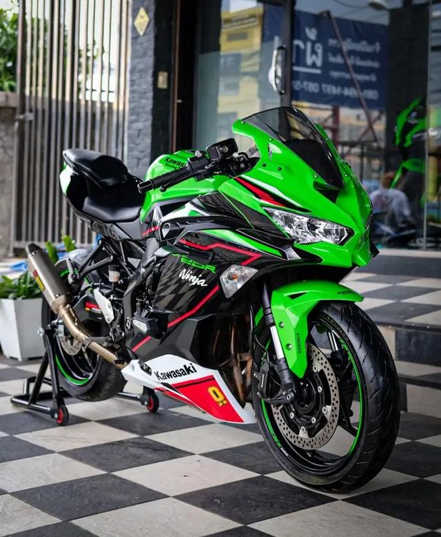 รถพร้อมใช้งาน Kawasaki Ninja ZX-25R 2