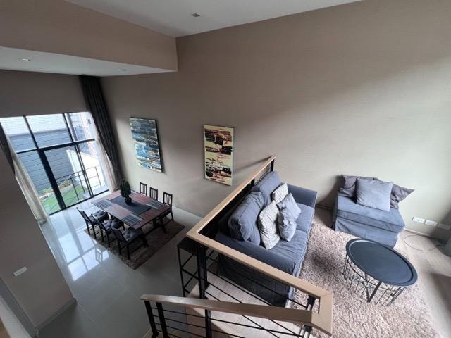 ให้เช่าทาวน์โฮม 3ชั้น โครงการ Arden Pattanakarn  บ้านใหม่เอี่ยมสวยโมเดิร์น พร้อมเฟอร์นิเจอร์เครื่องใช้ไฟฟ้า ใกล้ทองหล่อ เอกมัย 3