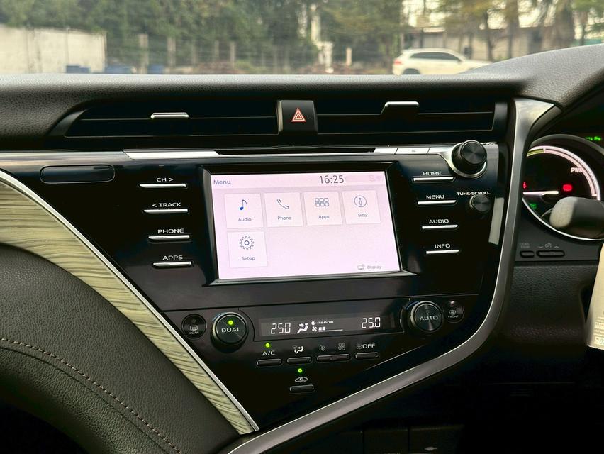 รหัสรถ PAT3955 📌 Toyota Camry 2.5HV Hybrid (ACV70) สีบรอนซ์เงิน ปี 2020 14