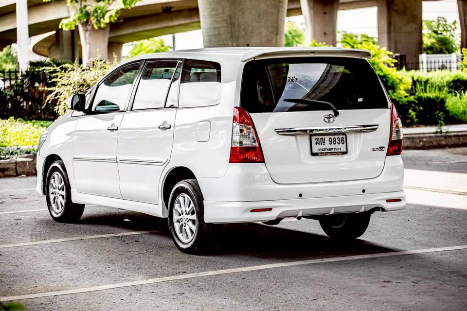 Toyota INNOVA 2.0V AT ปี 2012 สีขาว รุ่นท๊อปสุด 7