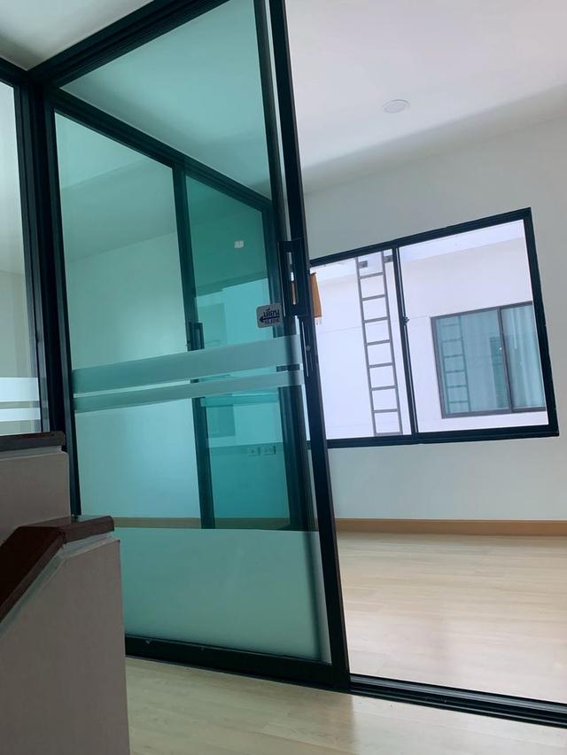 ขาย :ทาวน์โฮม 3 ชั้น,เนื้อที่ 29.3 ตรว.(หลังมุม)  หมู่บ้านไอฟิล บางนา ถนนเแกาญจนาภิเษก ซอย 57/2 17