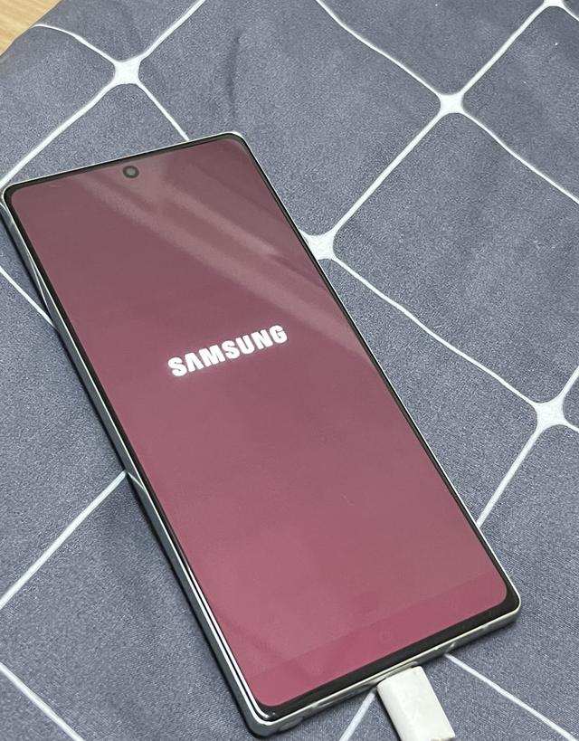 สินค้าSamsung Galaxy Note 20สี Mystic green 5G บอดี้ มีรอยเคสกัดตามภาพ ไม่มีผลกับการใช้งาน ปากกา ทัชสกรีน เขียนได้ปกติvฟังก์ชันอื่นๆใช้งานได้ปกติ 7