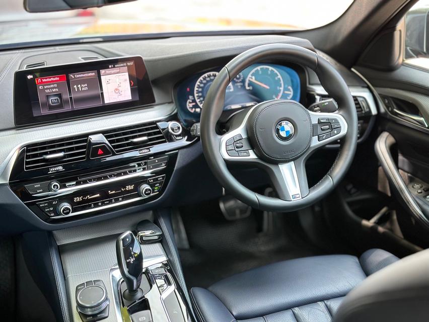 รหัสรถ PAT1966 BMW 520d M Sport สีเทาดำ ปี2019  11