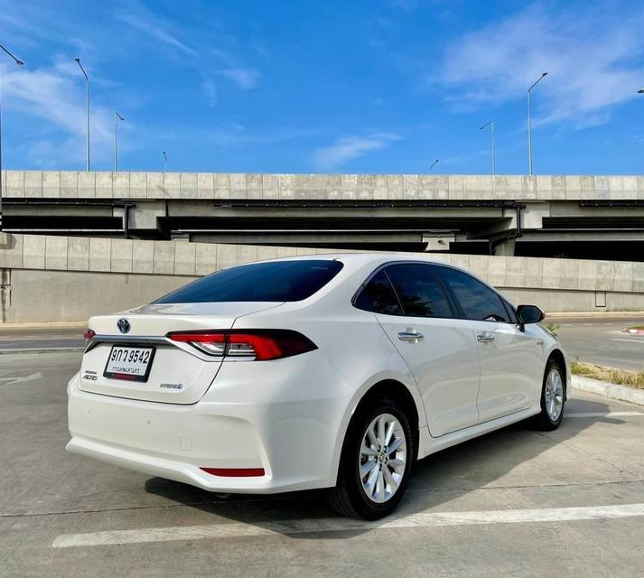 Toyota Altis 1.8 Hybrid รองtop สีขาวมุก ปี 2020 3