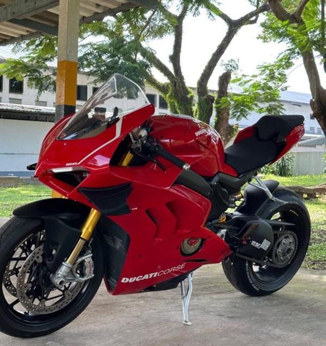 มอเตอร์ไซค์ Ducati Panigale V4S 2