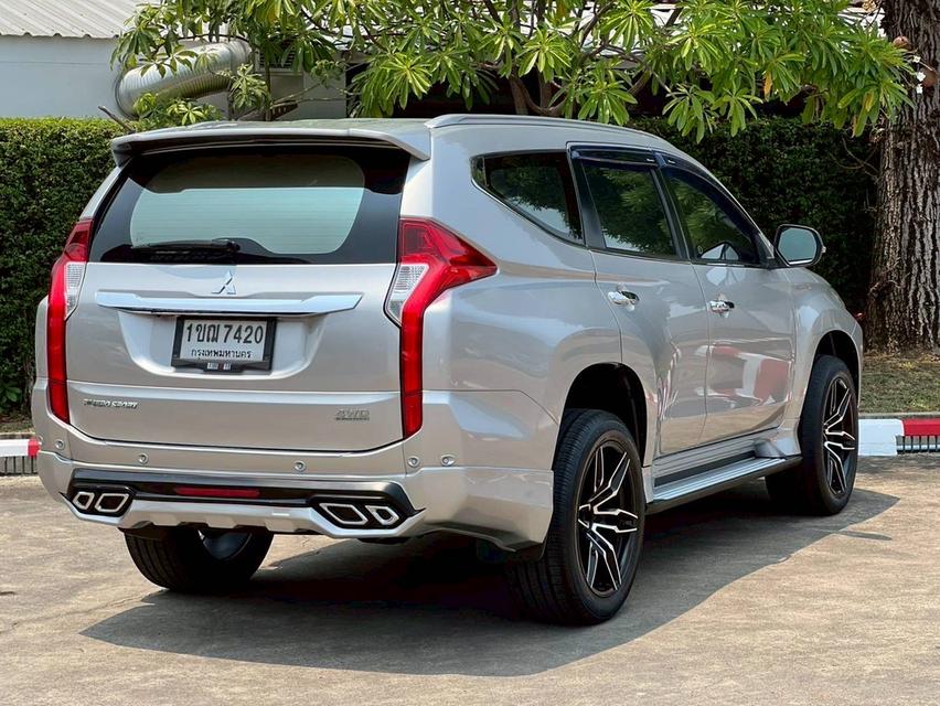 Mitsubishi Pajero 2.4GT Premium 4WD ปี 2016 สีเงิน รูปย่อยที่ 2