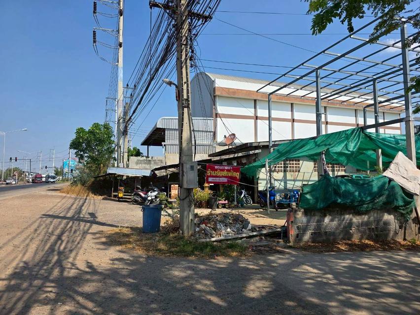 ที่ดิน 84 ตร.ว มีโกดังด้านหลัง ติดถนนใหญ่ อยู่ติด thai foods ห่างจาก7-11 lotus 800 เมตร เหมาะจะทำธุรกิจค้าขาย ทำเลดี 7