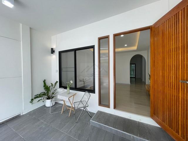 ขายทาวน์เฮาส์ 2 ชั้น 22 ตรว. นวมินทร์ 111 รีโนเวทใหม่สวย บ้านหันทิศใต้ 4
