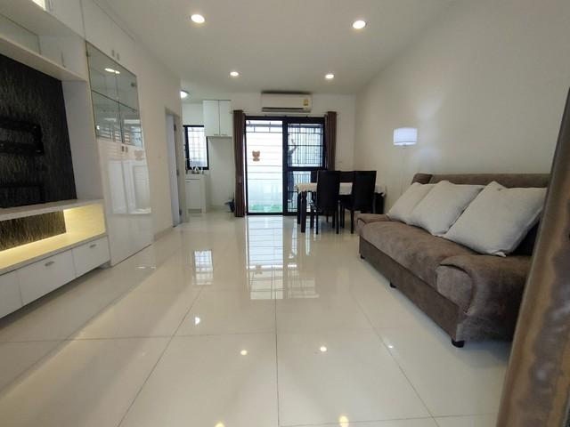 ขายและให้เช่าทฮ. 3 ชั้น ม.บ้านกลางเมือง พระราม 2-พุทธบูชา Built-in พร้อมอยู่