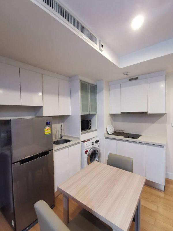 รูป คอนโด โคเรสซิโอ สาทร-พิพัฒน์ สาธรซอย8 (เข้าทางซอย6 ก้อได้) One bed room 43.5ตรม ราคาทำเลดีที่สุด ในย่านนี้ 5
