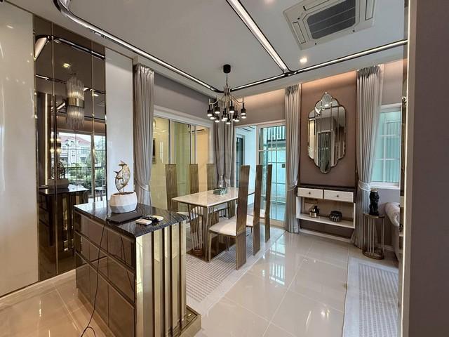 ให้เช่าบ้านหรูแปลงมุม 60 ตรว. 264 ตรม. โครงการ Grandio ลาดพร้าว - เกษตรนวมินทร์ วิวสวน ตกแต่งบิ้วอินสวย เฟอร์ครบ ( เคยเป 4