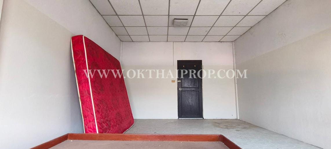 ทาวน์เฮ้าส์ หมู่บ้าน นครทองปาร์ควิว 1 ถนนบางกรวย-ไทรน้อย 6