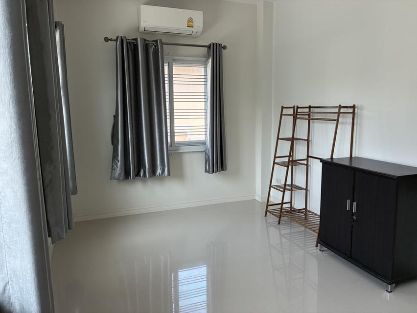 ให้เช่าบ้านเดี่ยว 2 ชั้น หลังริม ขนาด 62 ตร.ว. ซอยสวนสราญ ถนนบางเชือกหนัง 9 ตลิ่งชัน รีโนเวทใหม่ พร้อมอยู่ 9