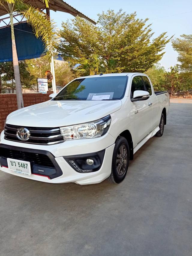 ขายรถกระบะ Toyota Hilux Revo CAE 2.4 E ปี2016 2