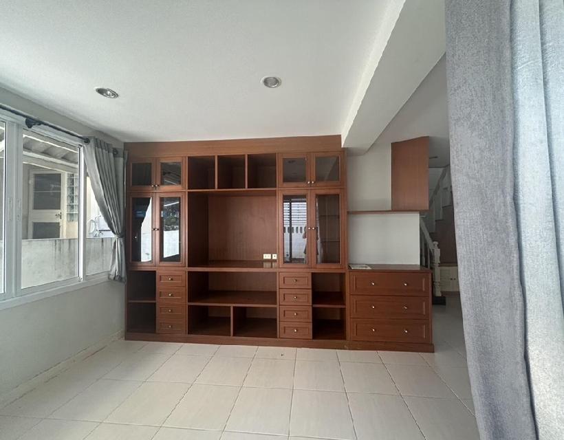 ให้เช่าบ้านเดี่ยว 2 ชั้น Renovate ใหม่ ย่านสุทธิสาร ห้วยขวาง / ซอยโชคอำนวย / ใกล้ MRT สุทธิสาร / แอร์ 5 เครื่อง 10