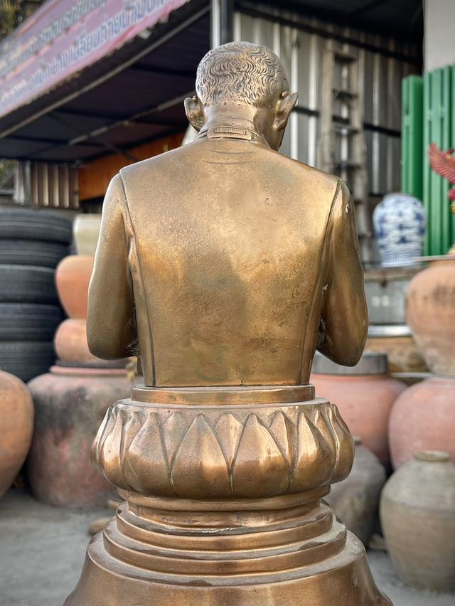 พระบรมรูปในหลวงรัชกาลที่9 ทรงงาน เนื้อทองเหลือง รุ่นวิริยะ Perseverance 5